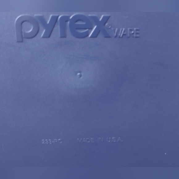 Pyrex Food Storage, clear glass with a blue lid. Made in USA - Picture 2 of 4
